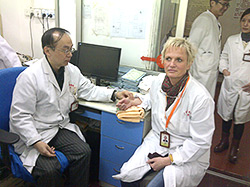 Pulsdiagnose bei Prof Liu